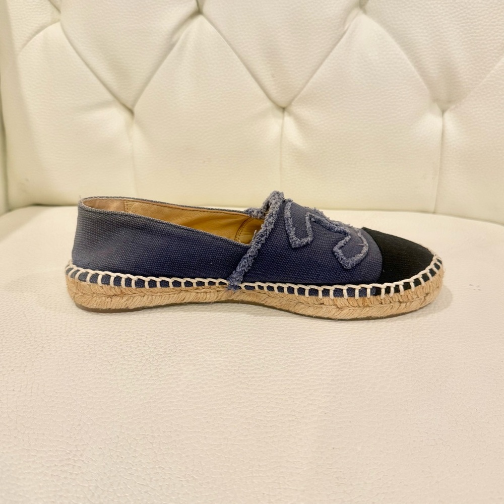 ⭕️SOLD⭕️Chanel Espadrilles - Picture 3 of 10